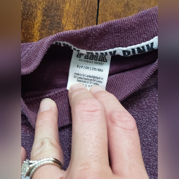 SOLD- Womens PINK Sweatshirts - Picture 9 of 9